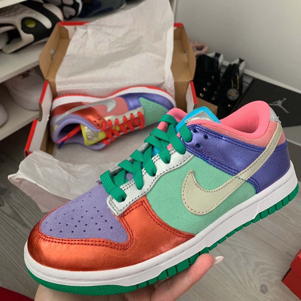 Nike Dunk Low SE “Sunset Pulse”